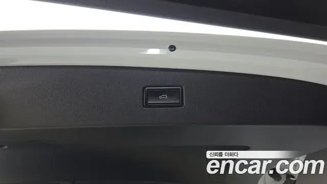 Volkswagen Tiguan 2019 — ფოტო 5/38