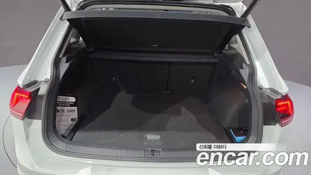 Volkswagen Tiguan 2019 — ფოტო 26/38