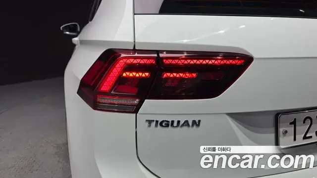Volkswagen Tiguan 2019 — ფოტო 10/38