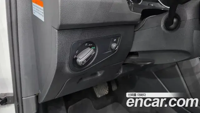 Volkswagen Tiguan 2019 — ფოტო 28/38