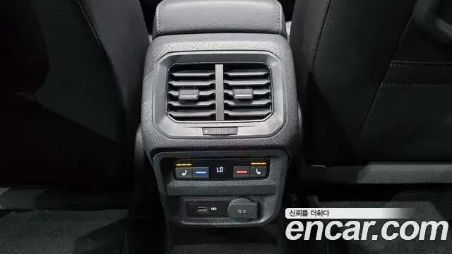 Volkswagen Tiguan 2019 — ფოტო 12/38