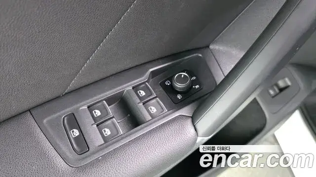 Volkswagen Tiguan 2018 — ფოტო 30/36