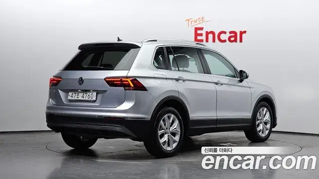 Volkswagen Tiguan 2018 — Photo 15/20