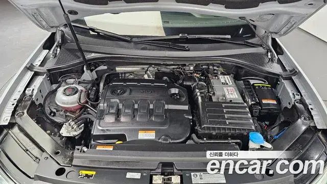 Volkswagen Tiguan 2018 — Photo 6/20