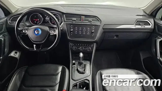Volkswagen Tiguan 2018 — Photo 5/20