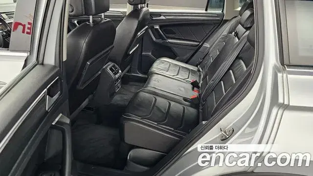 Volkswagen Tiguan 2018 — Photo 18/20