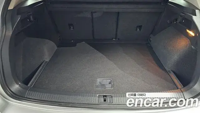 Volkswagen Tiguan 2018 — Photo 12/20