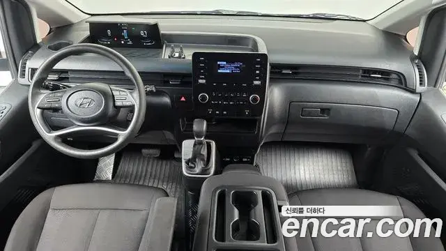 Hyundai Staria 2022 — Photo 31/31