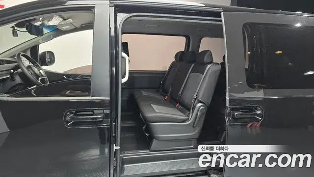Hyundai Staria 2022 — Photo 20/31
