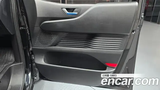 Hyundai Staria 2022 — Photo 17/31