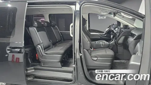 Hyundai Staria 2022 — Photo 15/31