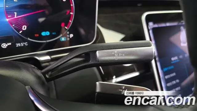 Mercedes-Benz S-Class 2021 — Photo 6/35