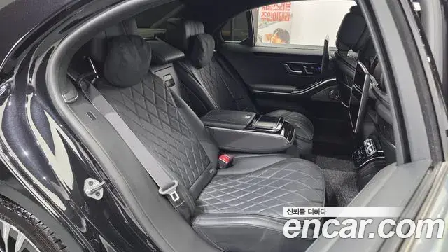 Mercedes-Benz S-Class 2021 — Photo 24/35