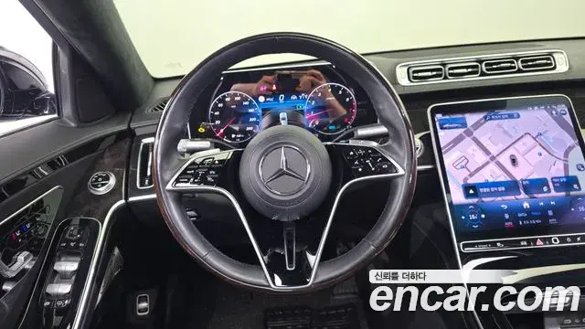 Mercedes-Benz S-Class 2021 — Photo 8/35