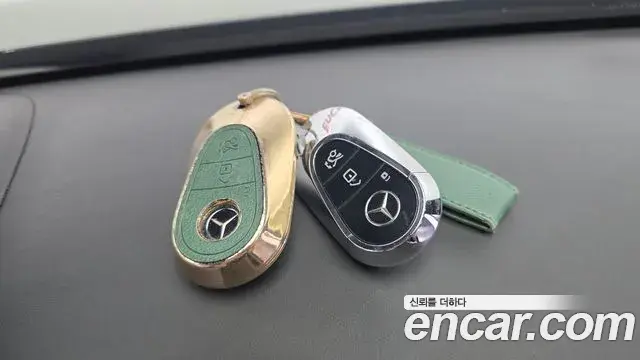 Mercedes-Benz S-Class 2021 — Photo 4/35