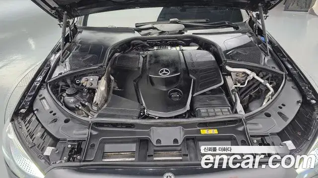 Mercedes-Benz S-Class 2021 — Photo 16/35