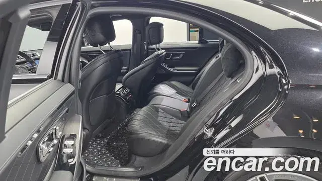 Mercedes-Benz S-Class 2021 — Photo 17/35