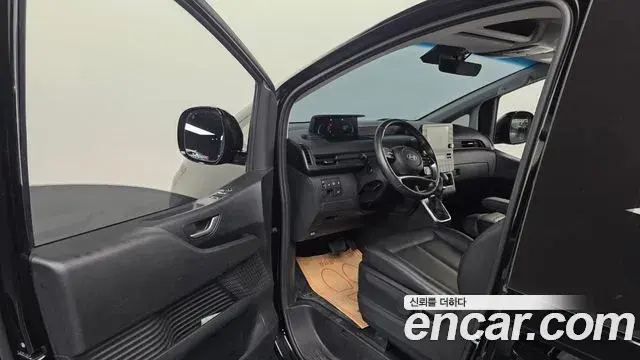 Hyundai Staria 2024 — Photo 2/30