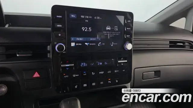 Hyundai Staria 2024 — Photo 13/30