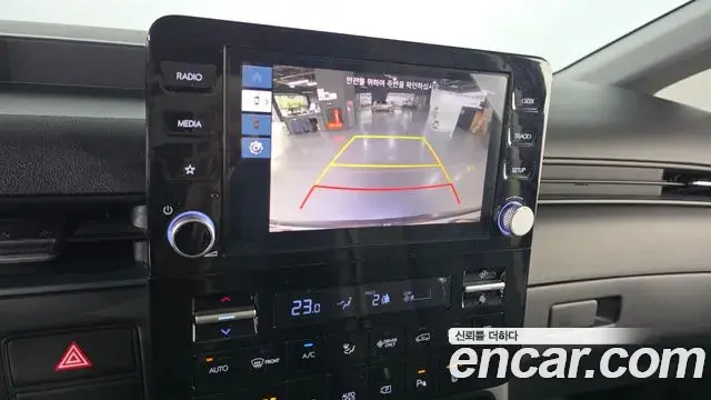 Hyundai Staria 2024 — Photo 23/30