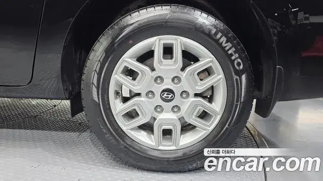 Hyundai Staria 2024 — Photo 5/30