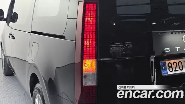 Hyundai Staria 2024 — Photo 28/30