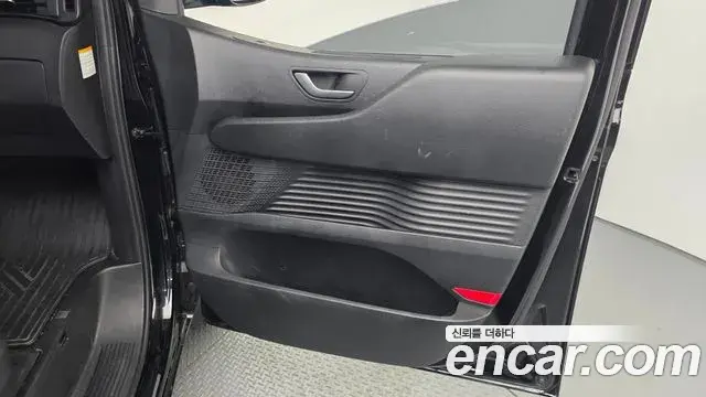 Hyundai Staria 2024 — Photo 11/30