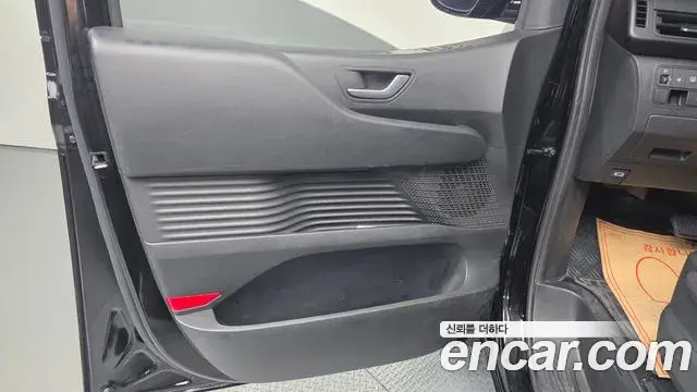 Hyundai Staria 2024 — Photo 1/30