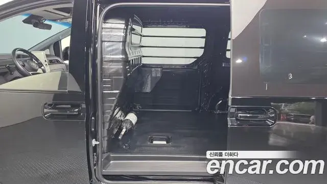 Hyundai Staria 2024 — Photo 24/30