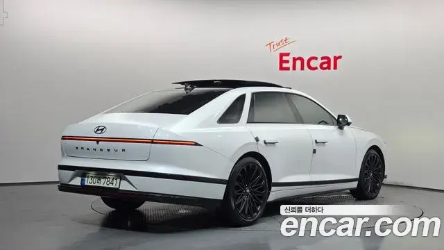 Hyundai Grandeur 2023 — Фото 2/20