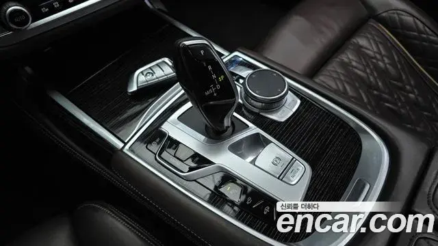BMW 7 Series 2021 — Фото 9/20