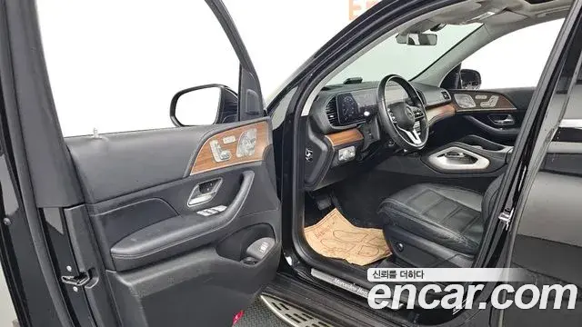 Mercedes-Benz GLE-Class 2020 — Фото 10/20