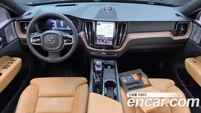 Volvo XC60 2023 — ფოტო 22/36