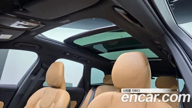 Volvo XC60 2023 — ფოტო 29/36