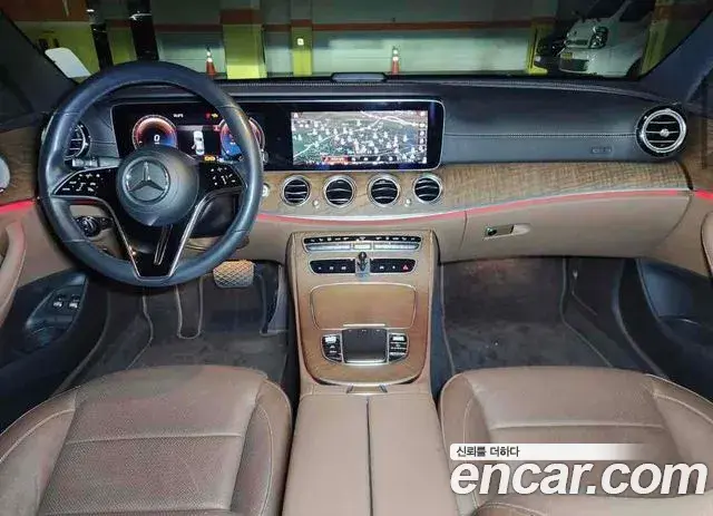 Mercedes-Benz E-Class 2021 — Фото 13/20