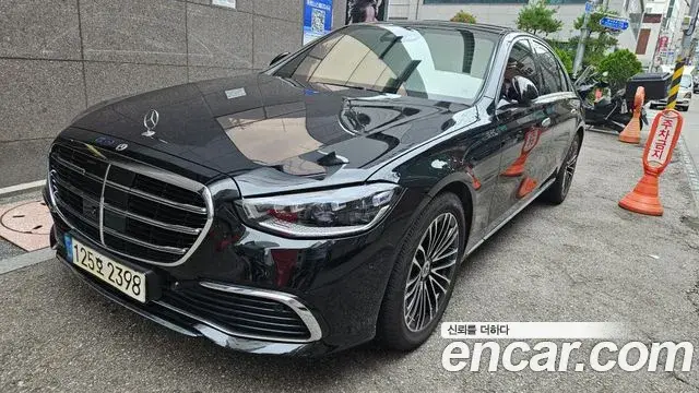 Mercedes-Benz S-Class 2021 — Фото 1/10