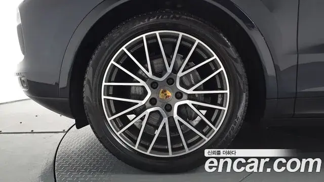 Porsche Cayenne 2021 — Фото 5/20