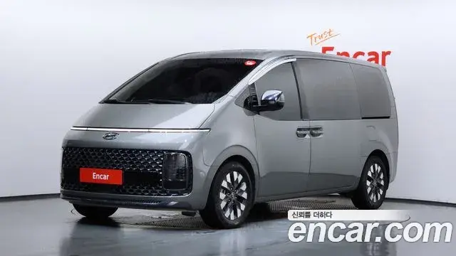 Hyundai Staria 2022 — Фото 1/20