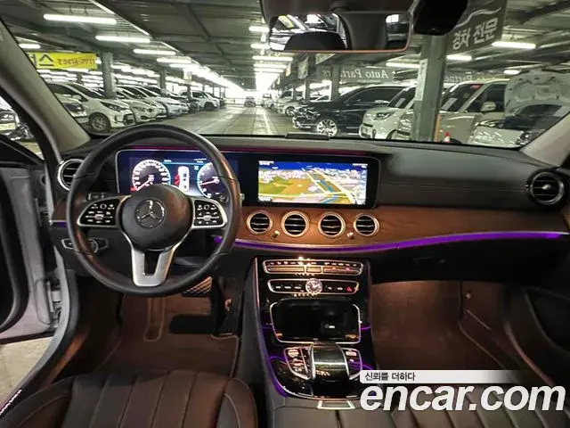 Mercedes-Benz E-Class 2018 — Фото 10/20