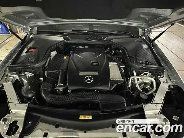 Mercedes-Benz E-Class 2018 — Фото 11/20