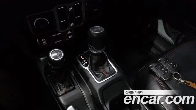 Jeep Wrangler 2023 — Фото 9/20