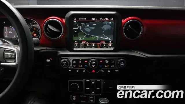 Jeep Wrangler 2023 — Фото 14/20