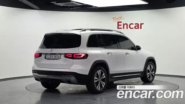 Mercedes-Benz GLB-Class 2022 — Фото 2/20