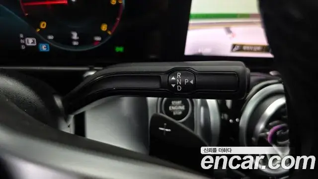 Mercedes-Benz GLB-Class 2022 — Фото 9/20