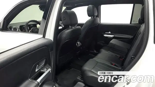 Mercedes-Benz GLB-Class 2022 — Фото 12/20