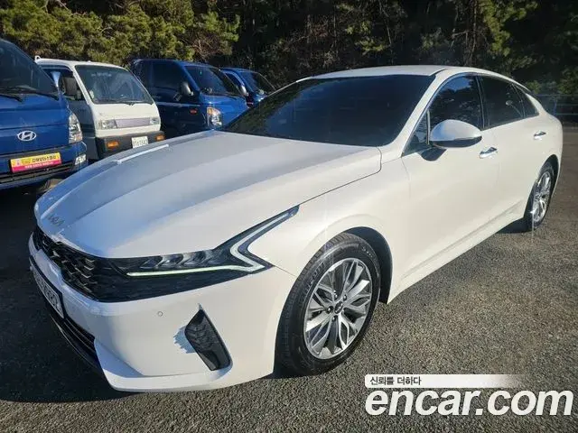 Kia K5 2022 — ფოტო 13/17