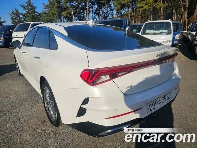 Kia K5 2022 — ფოტო 12/17