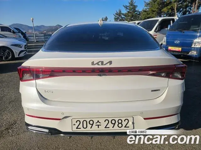 Kia K5 2022 — ფოტო 2/17