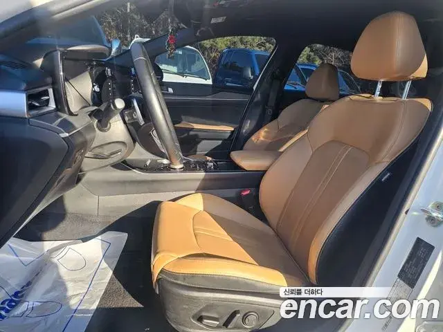 Kia K5 2022 — ფოტო 7/17