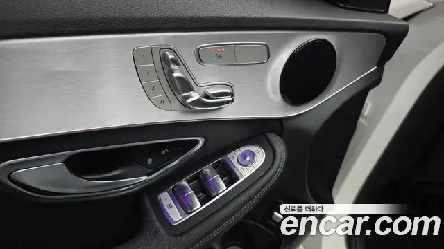 Mercedes-Benz C-Class 2020 — Фото 19/20